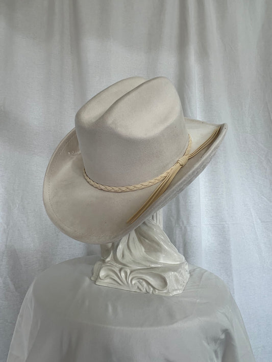 Raw Stitch – White Cowboy Hat with Side Stitch Detail