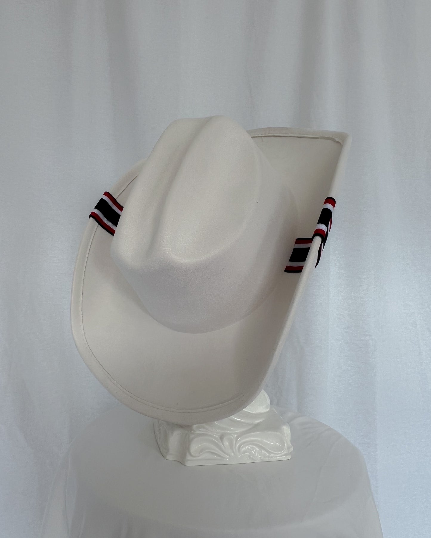 The Sideline – White Cowboy Hat | Selcouth Original