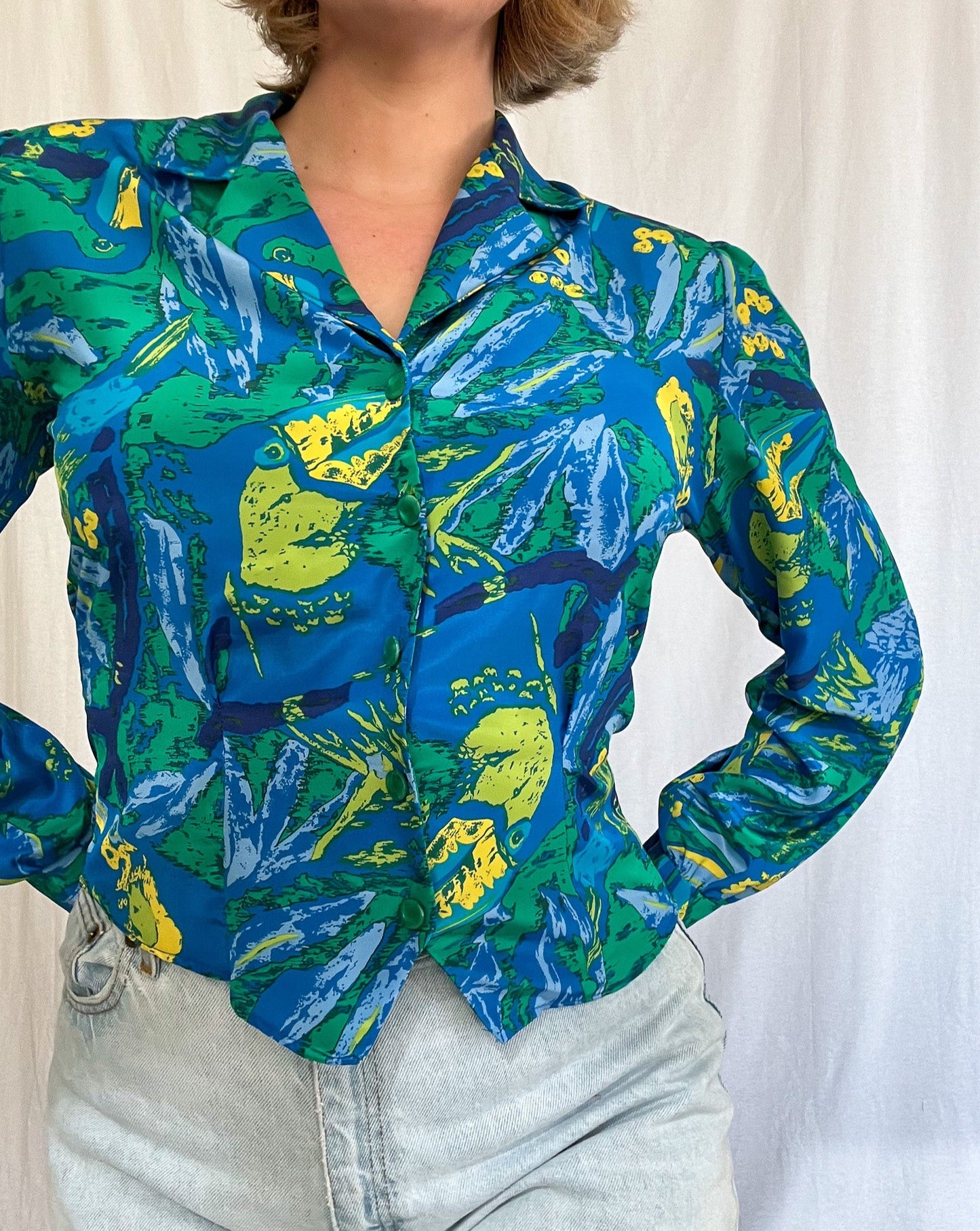 Vintage Fitted Waist Button Up Blouse
