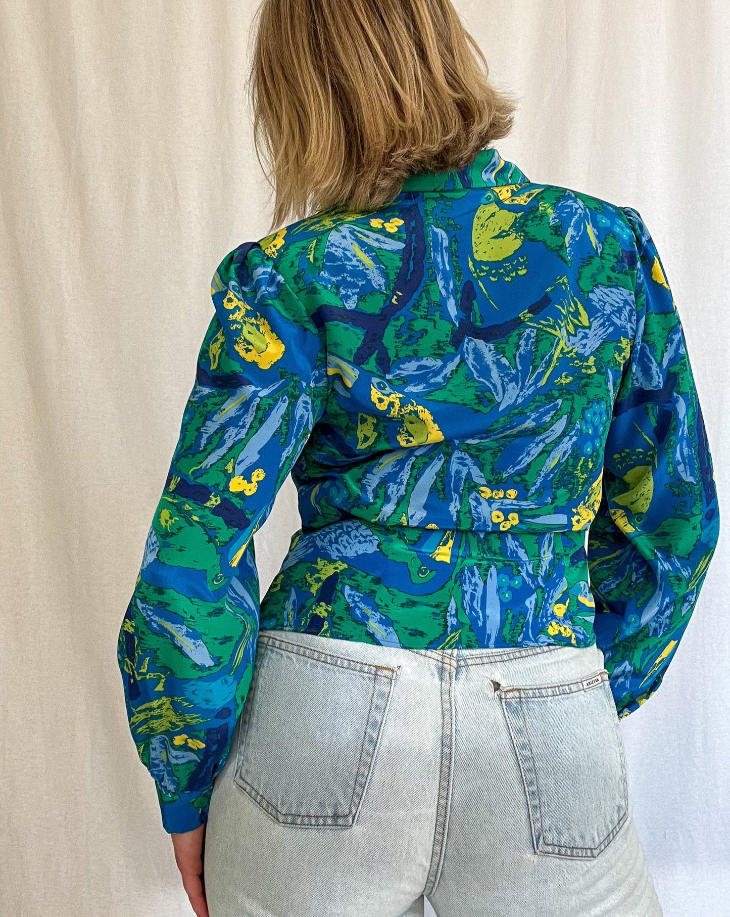 Vintage Fitted Waist Button Up Blouse